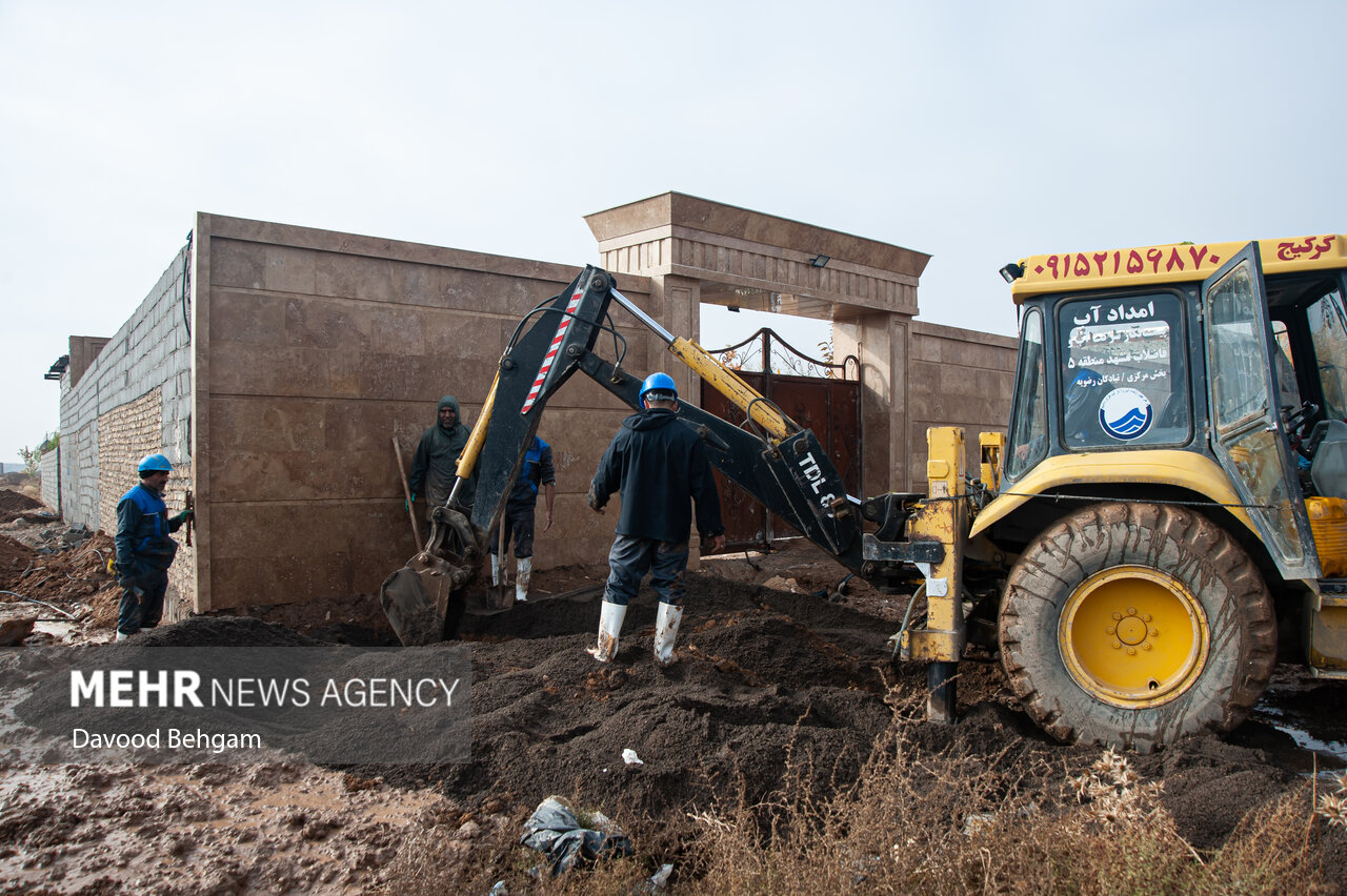 تصویری از باغات تهران با ساخت و ساز در حاشیه